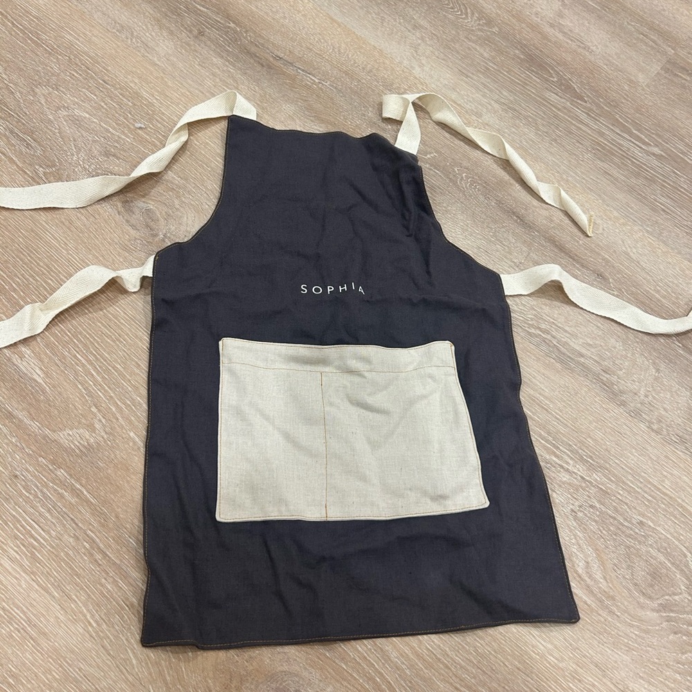 Kids custom "Sophia" Apron with pocket and adjustable ties